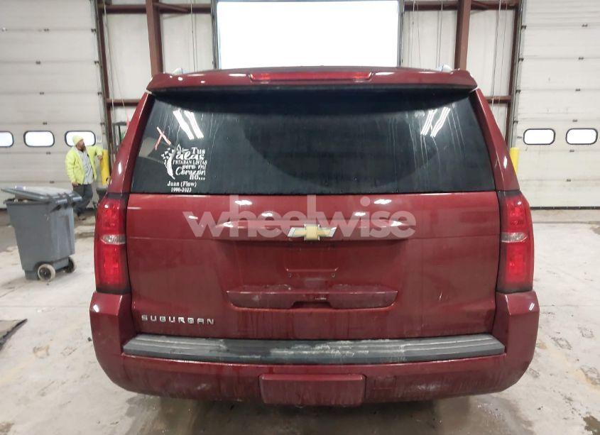 Photo 17 of 2016 Chevrolet Suburban LT (VIN 1GNSCHKC1GR388469)