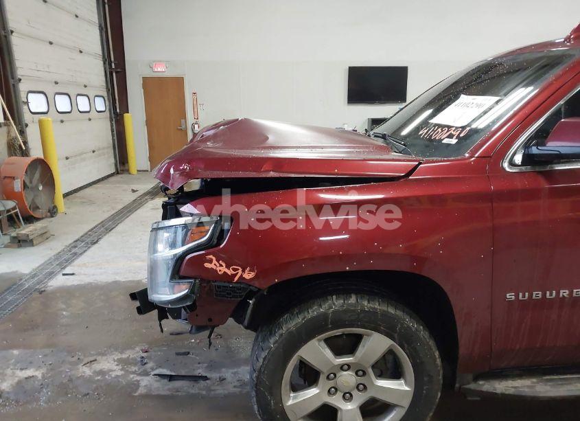 Photo 6 of 2016 Chevrolet Suburban LT (VIN 1GNSCHKC1GR388469)