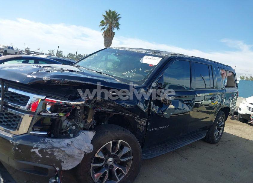 Photo 14 of 2018 Chevrolet Suburban LT (VIN 1GNSCHKC1JR131979)