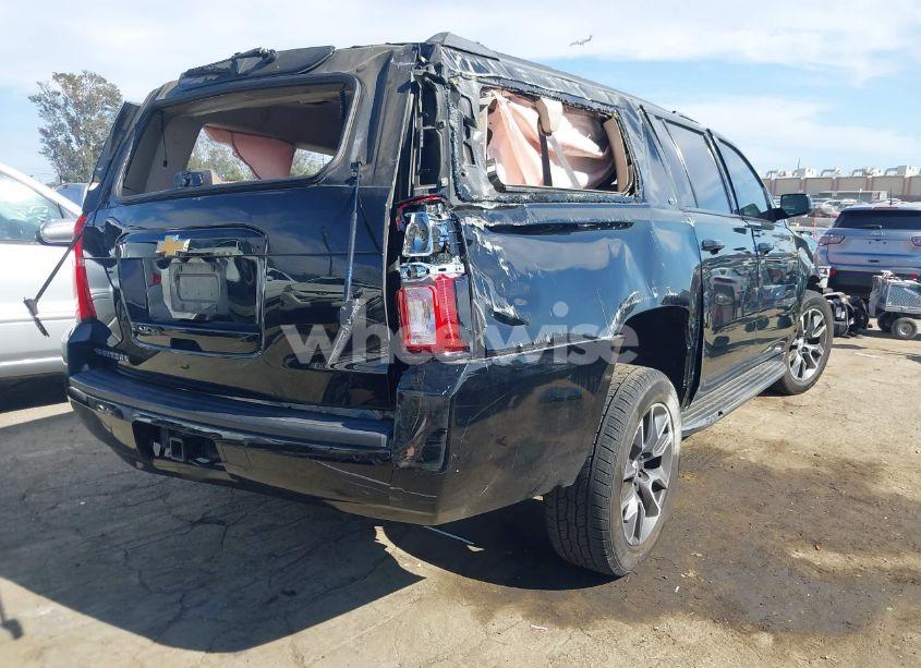 Photo 4 of 2018 Chevrolet Suburban LT (VIN 1GNSCHKC1JR131979)