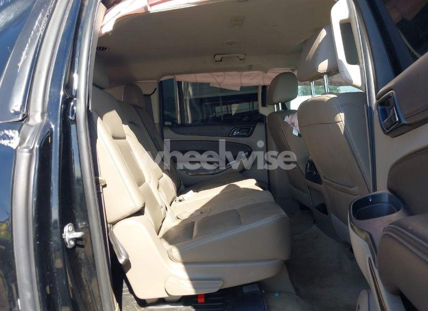 Photo 8 of 2018 Chevrolet Suburban LT (VIN 1GNSCHKC1JR131979)