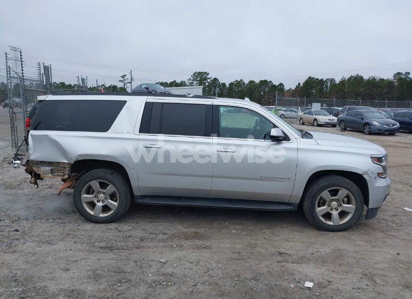 Photo 14 of 2018 Chevrolet Suburban LT (VIN 1GNSCHKC1JR394991)