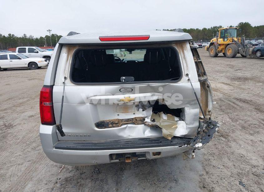 Photo 17 of 2018 Chevrolet Suburban LT (VIN 1GNSCHKC1JR394991)