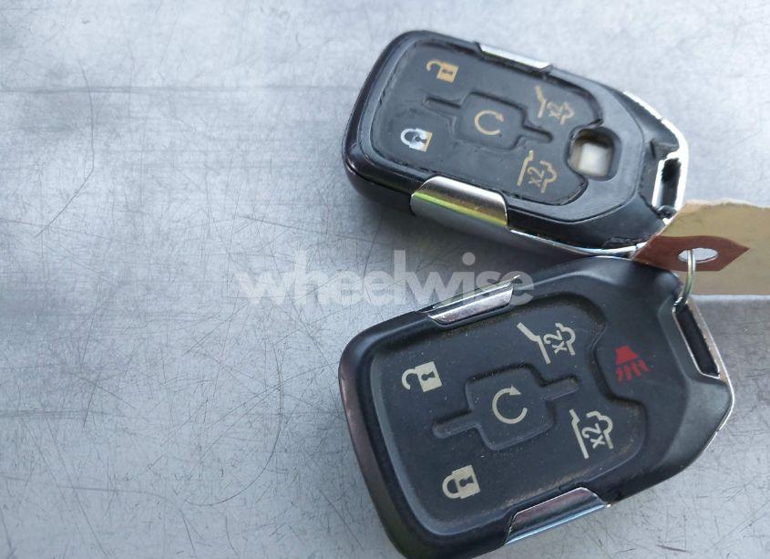 Photo 11 of 2019 Chevrolet Suburban LT (VIN 1GNSCHKC1KR399707)