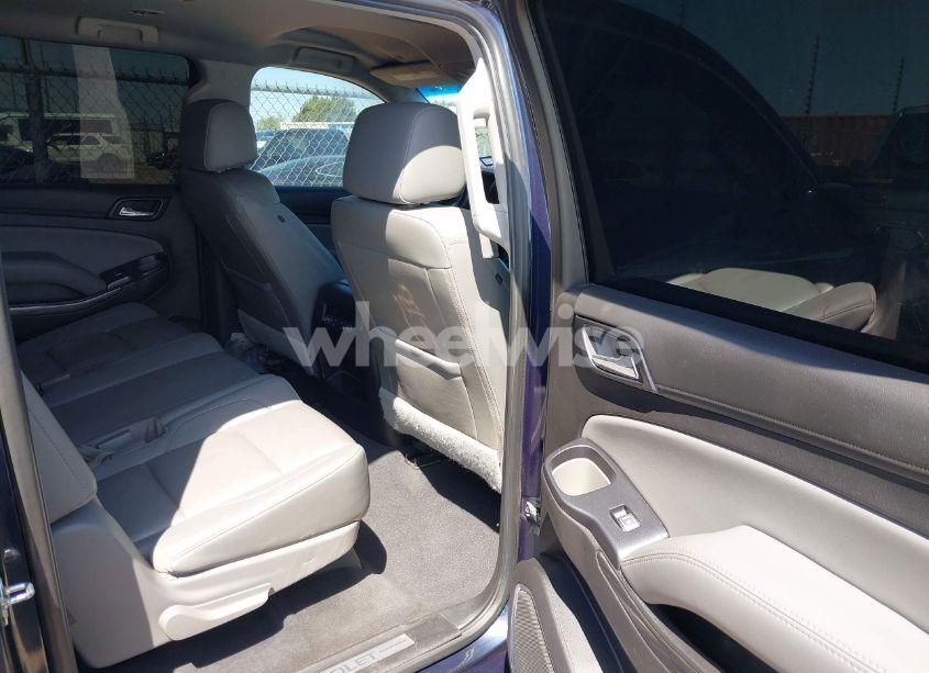 Photo 8 of 2019 Chevrolet Suburban LT (VIN 1GNSCHKC1KR399707)