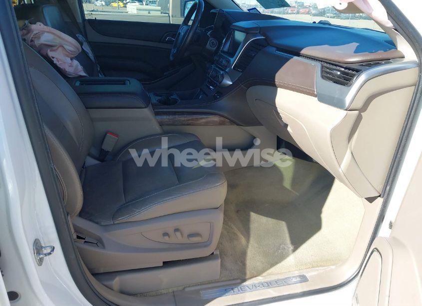 Photo 5 of 2016 Chevrolet Suburban LT (VIN 1GNSCHKC2GR397844)