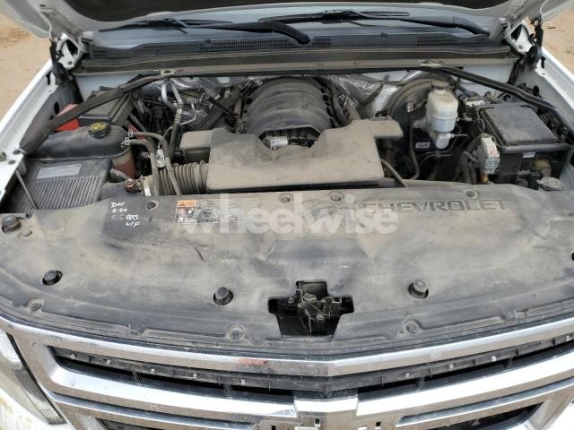 2015 CHEVROLET SUBURBAN K1500 LT (VIN 1GNSCHKC2GR449229) main photo