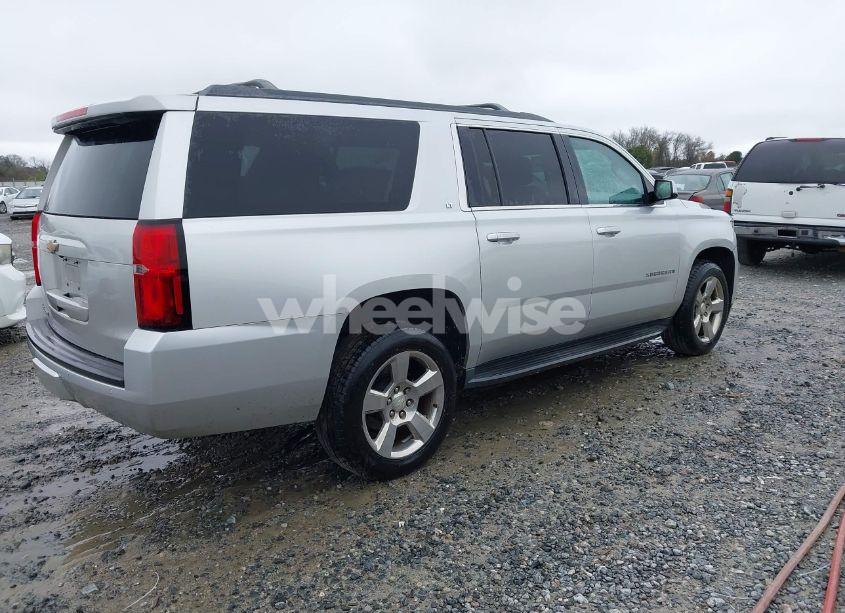 Photo 4 of 2017 Chevrolet Suburban LT (VIN 1GNSCHKC2HR251008)
