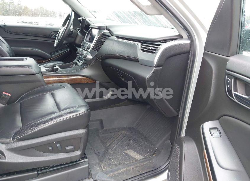 Photo 5 of 2017 Chevrolet Suburban LT (VIN 1GNSCHKC2HR251008)