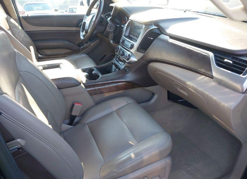 Photo 5 of 2018 Chevrolet Suburban LT (VIN 1GNSCHKC2JR113474)