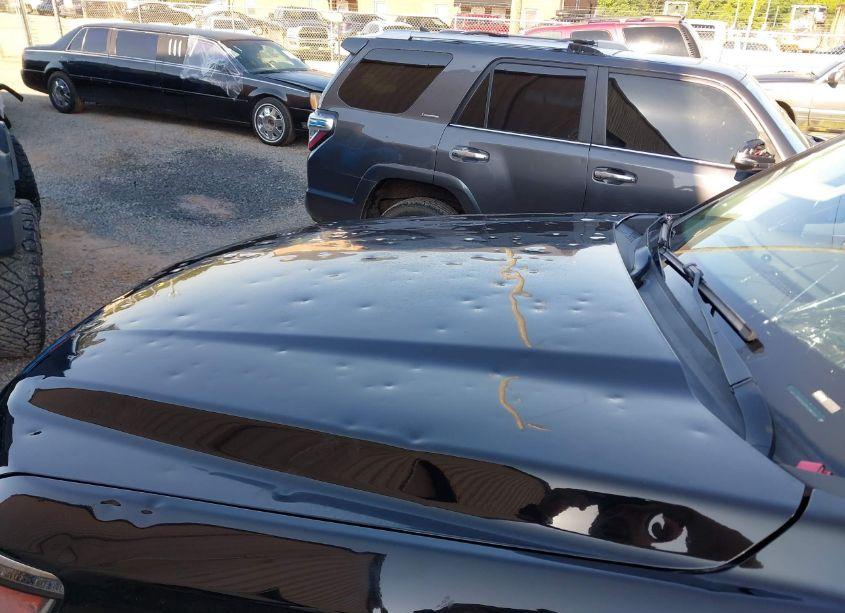 Photo 6 of 2018 Chevrolet Suburban LT (VIN 1GNSCHKC2JR113474)