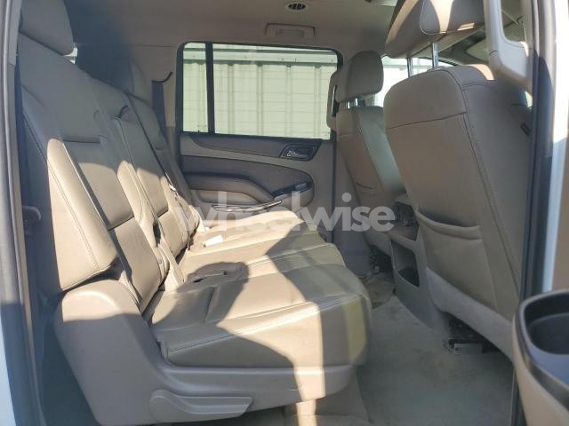 Photo 12 of 2018 CHEVROLET SUBURBAN C1500 LT N/A (VIN 1GNSCHKC2JR235767)