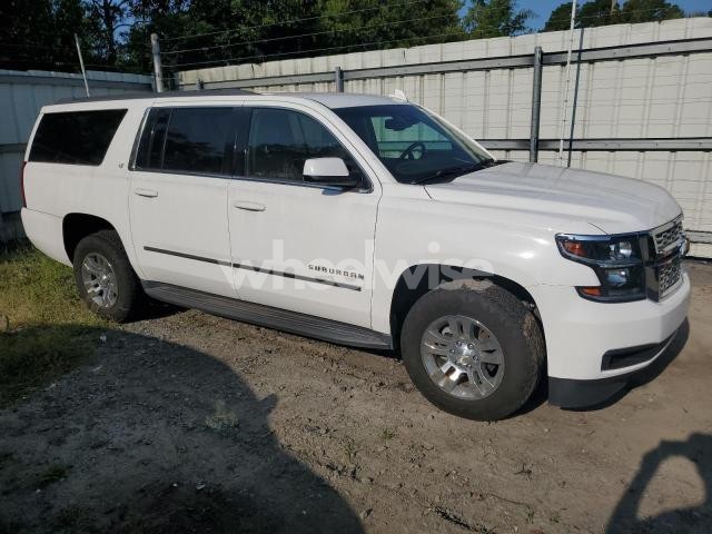 Photo 4 of 2018 CHEVROLET SUBURBAN C1500 LT N/A (VIN 1GNSCHKC2JR235767)