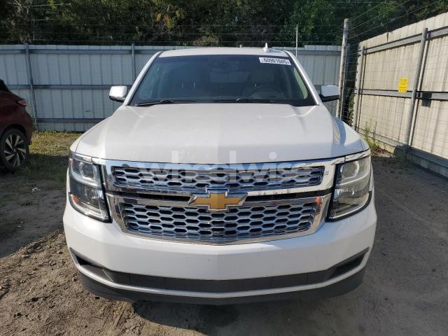Photo 8 of 2018 CHEVROLET SUBURBAN C1500 LT N/A (VIN 1GNSCHKC2JR235767)