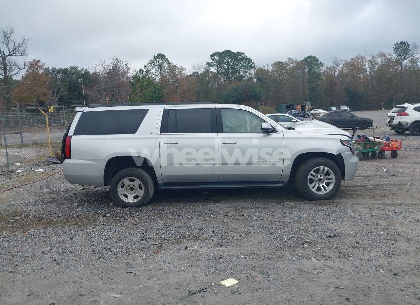 Photo 13 of 2019 Chevrolet Suburban LT (VIN 1GNSCHKC2KR353108)