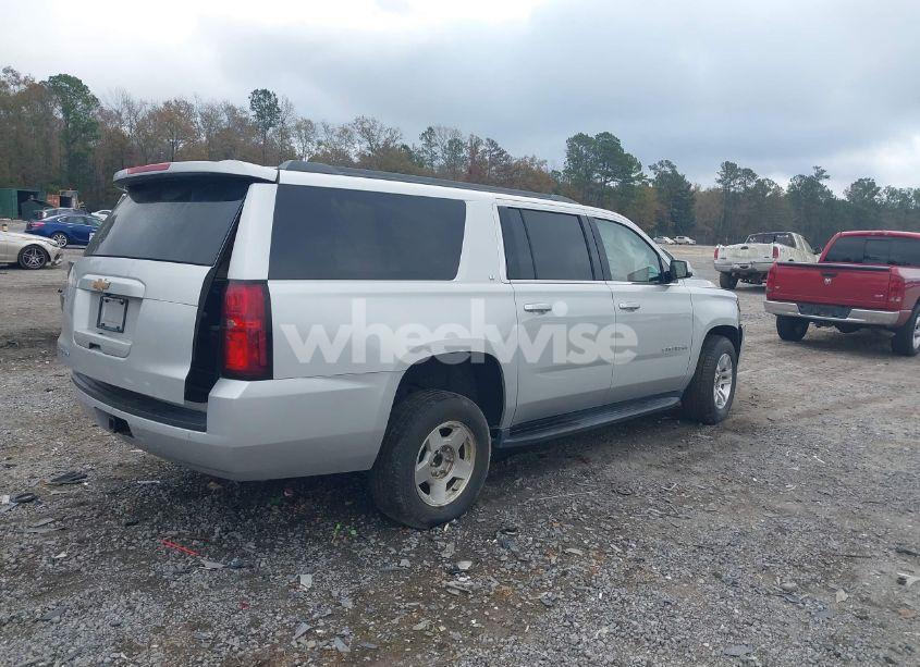 Photo 4 of 2019 Chevrolet Suburban LT (VIN 1GNSCHKC2KR353108)