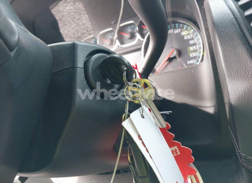 Photo 11 of 2019 Chevrolet Suburban LT (VIN 1GNSCHKC2KR408575)