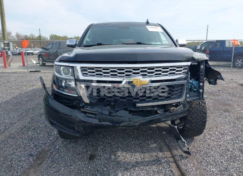Photo 12 of 2019 Chevrolet Suburban LT (VIN 1GNSCHKC2KR408575)