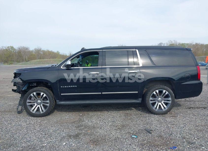 Photo 14 of 2019 Chevrolet Suburban LT (VIN 1GNSCHKC2KR408575)