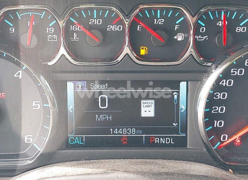 Photo 15 of 2019 Chevrolet Suburban LT (VIN 1GNSCHKC2KR408575)