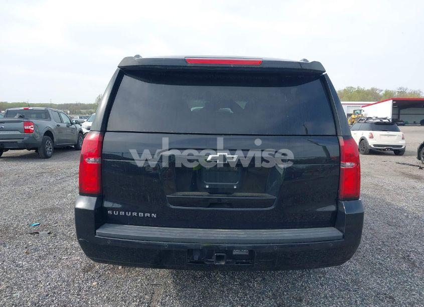 Photo 16 of 2019 Chevrolet Suburban LT (VIN 1GNSCHKC2KR408575)