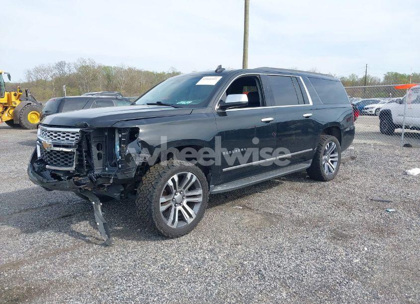 Photo 2 of 2019 Chevrolet Suburban LT (VIN 1GNSCHKC2KR408575)
