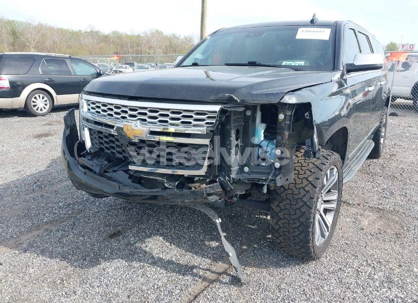 Photo 6 of 2019 Chevrolet Suburban LT (VIN 1GNSCHKC2KR408575)