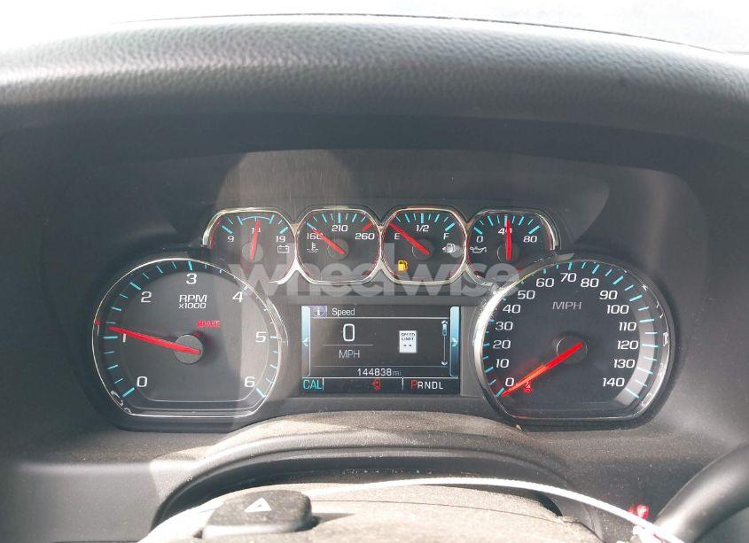 Photo 7 of 2019 Chevrolet Suburban LT (VIN 1GNSCHKC2KR408575)