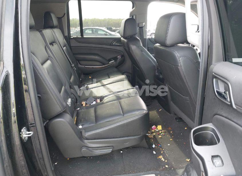 Photo 8 of 2019 Chevrolet Suburban LT (VIN 1GNSCHKC2KR408575)