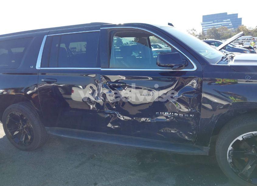 Photo 13 of 2020 Chevrolet Suburban 2WD LT (VIN 1GNSCHKC2LR229759)