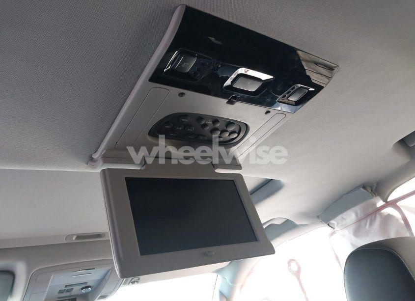 Photo 17 of 2020 Chevrolet Suburban 2WD LT (VIN 1GNSCHKC2LR229759)