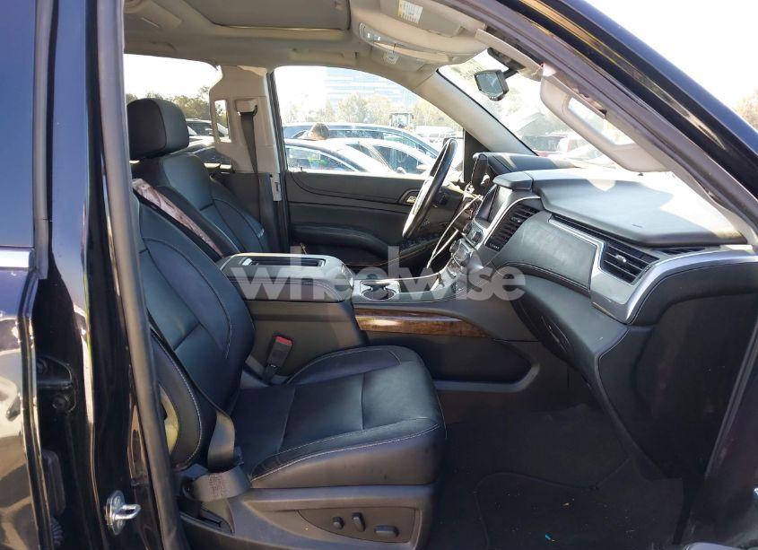 Photo 5 of 2020 Chevrolet Suburban 2WD LT (VIN 1GNSCHKC2LR229759)
