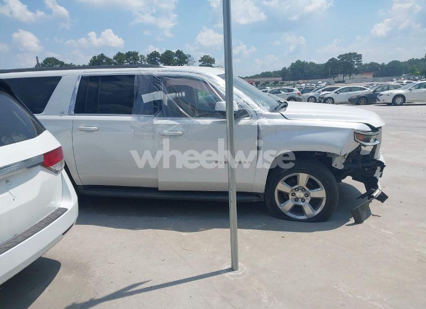 Photo 13 of 2016 Chevrolet Suburban LT (VIN 1GNSCHKC3GR161431)