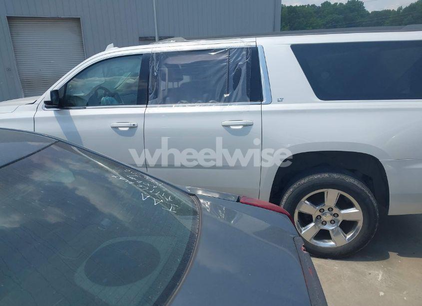 Photo 14 of 2016 Chevrolet Suburban LT (VIN 1GNSCHKC3GR161431)