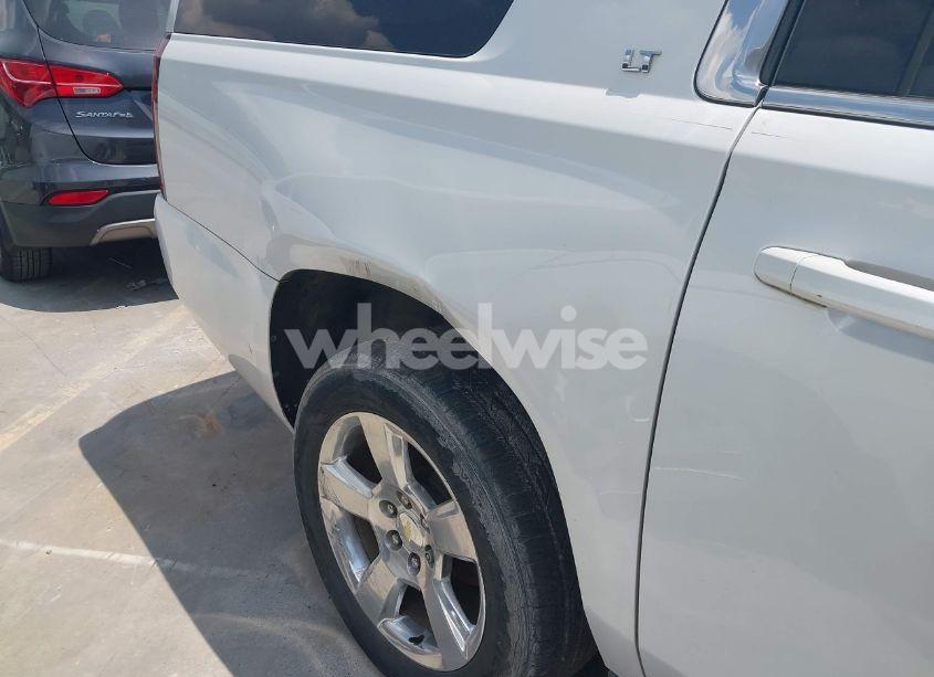 Photo 17 of 2016 Chevrolet Suburban LT (VIN 1GNSCHKC3GR161431)