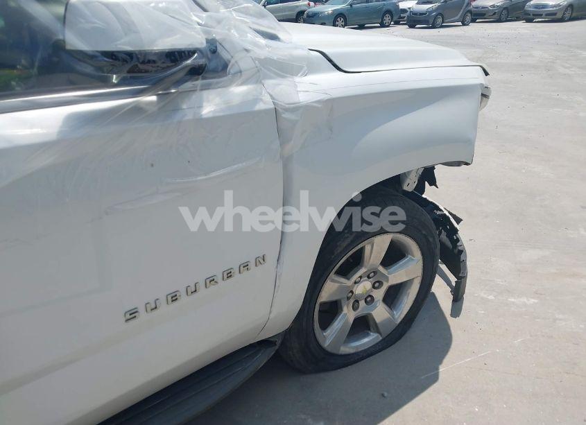 Photo 18 of 2016 Chevrolet Suburban LT (VIN 1GNSCHKC3GR161431)