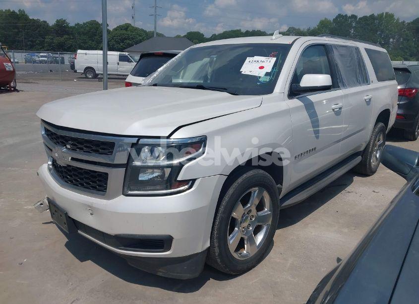 Photo 2 of 2016 Chevrolet Suburban LT (VIN 1GNSCHKC3GR161431)