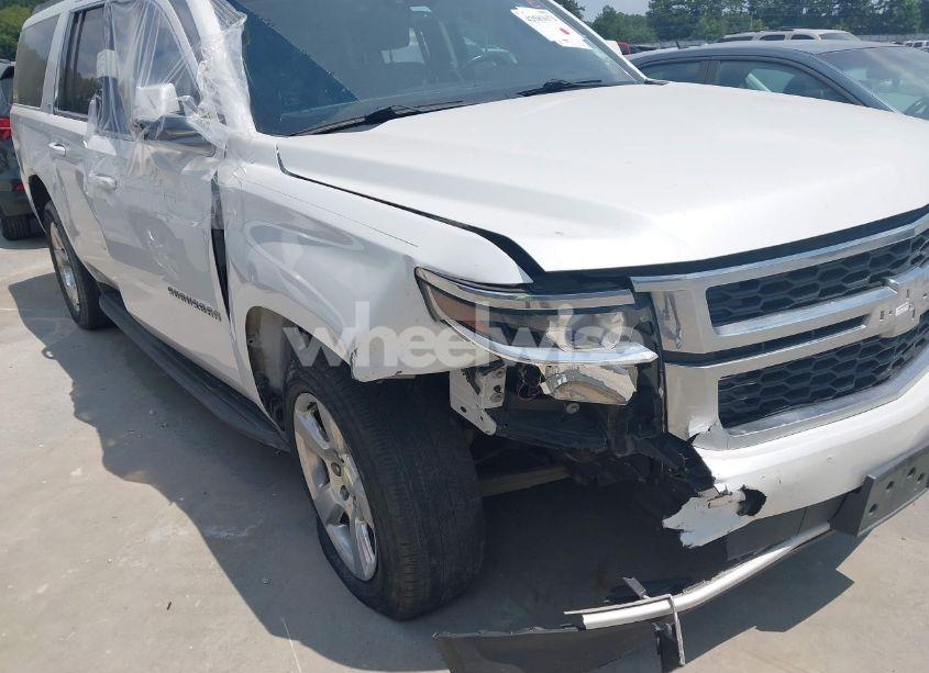 Photo 6 of 2016 Chevrolet Suburban LT (VIN 1GNSCHKC3GR161431)