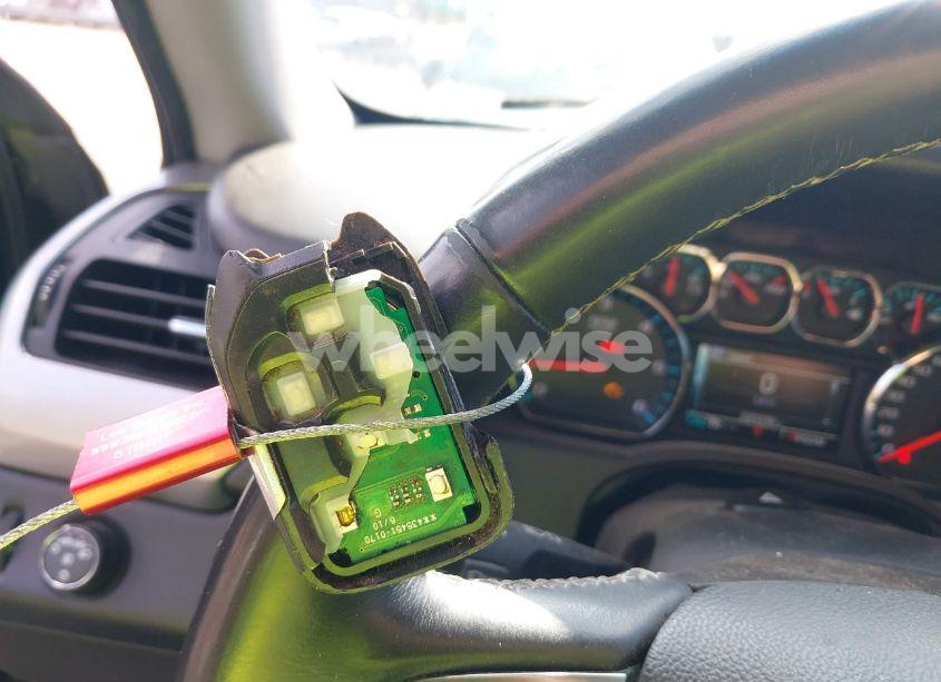 Photo 11 of 2016 Chevrolet Suburban LT (VIN 1GNSCHKC3GR407930)