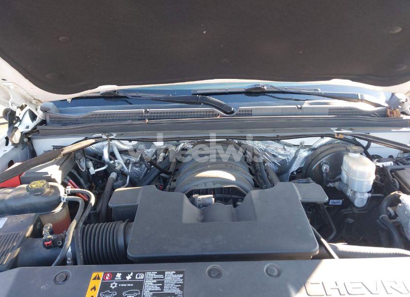 Photo 10 of 2017 Chevrolet Suburban LT (VIN 1GNSCHKC3HR265323)