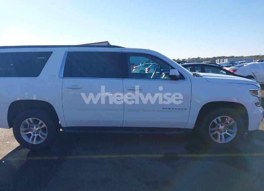 Photo 13 of 2017 Chevrolet Suburban LT (VIN 1GNSCHKC3HR265323)