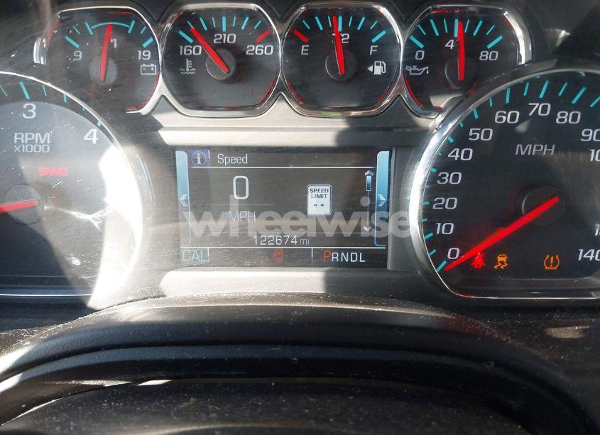 Photo 15 of 2017 Chevrolet Suburban LT (VIN 1GNSCHKC3HR265323)