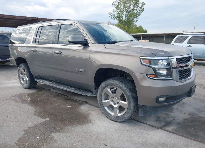 2017 Chevrolet Suburban LT (VIN 1GNSCHKC3HR316450) main photo
