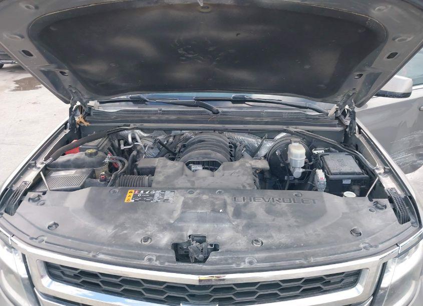 Photo 10 of 2017 Chevrolet Suburban LT (VIN 1GNSCHKC3HR316450)