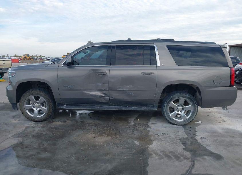 Photo 14 of 2017 Chevrolet Suburban LT (VIN 1GNSCHKC3HR316450)