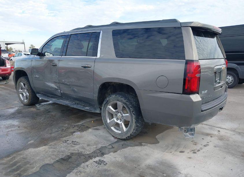 Photo 3 of 2017 Chevrolet Suburban LT (VIN 1GNSCHKC3HR316450)
