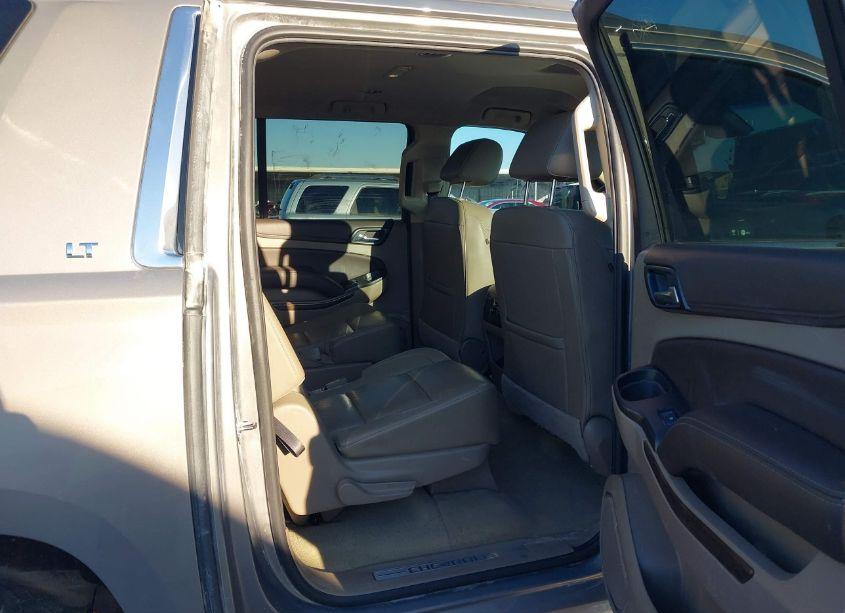 Photo 8 of 2017 Chevrolet Suburban LT (VIN 1GNSCHKC3HR316450)