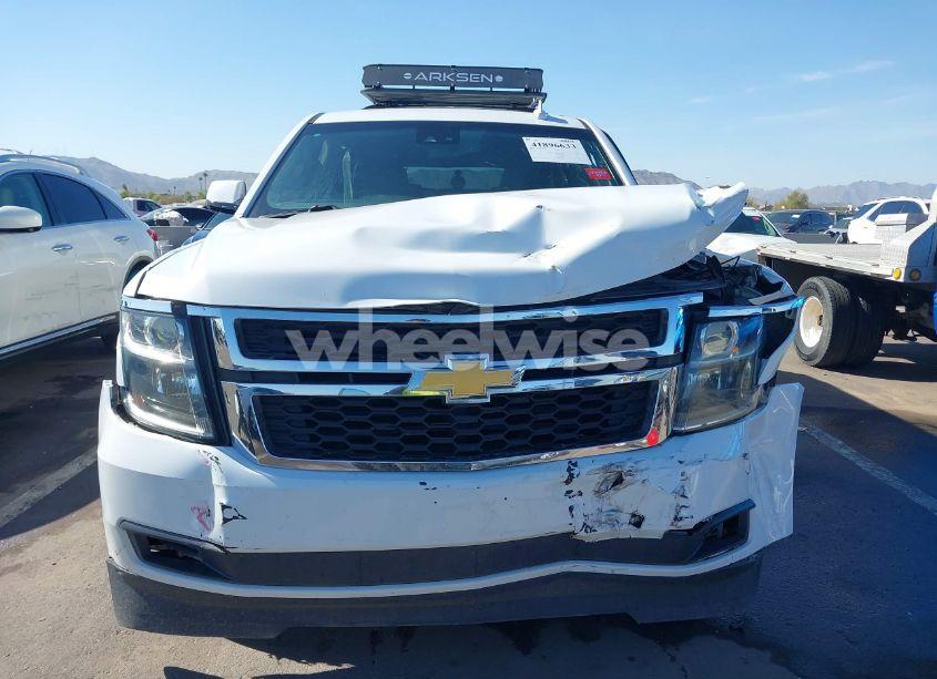 Photo 12 of 2019 Chevrolet Suburban LT (VIN 1GNSCHKC3KR143942)