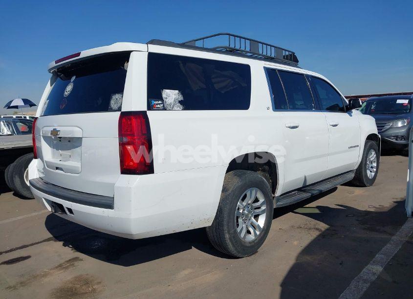 Photo 4 of 2019 Chevrolet Suburban LT (VIN 1GNSCHKC3KR143942)