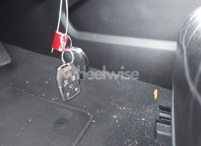 Photo 11 of 2019 Chevrolet Suburban LT (VIN 1GNSCHKC3KR290844)